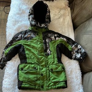 OshKosh B’gosh Black and Green OK-95 M/5-6 Ski Jacket